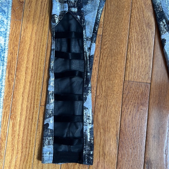 Active leggings. Justice size 14/16. Mesh material on sides of calf. - Picture 2 of 2